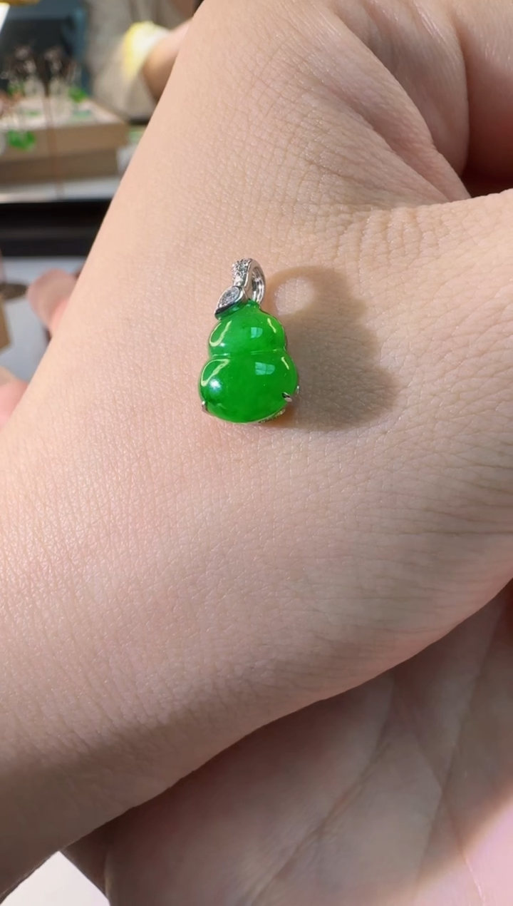 【闪购商品】翡翠18K金镶嵌颈饰缅甸翡翠A货吊坠