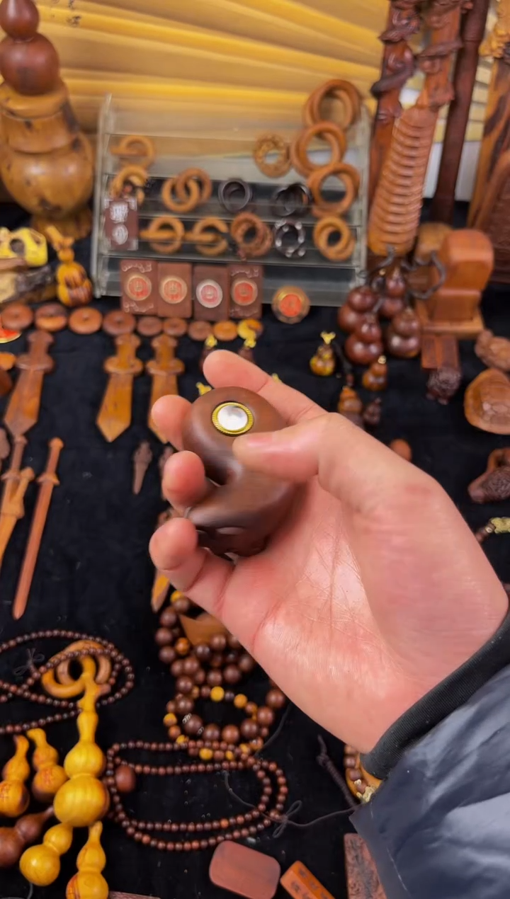 【闪购商品】枣木枣木牛背福手把件包邮到家