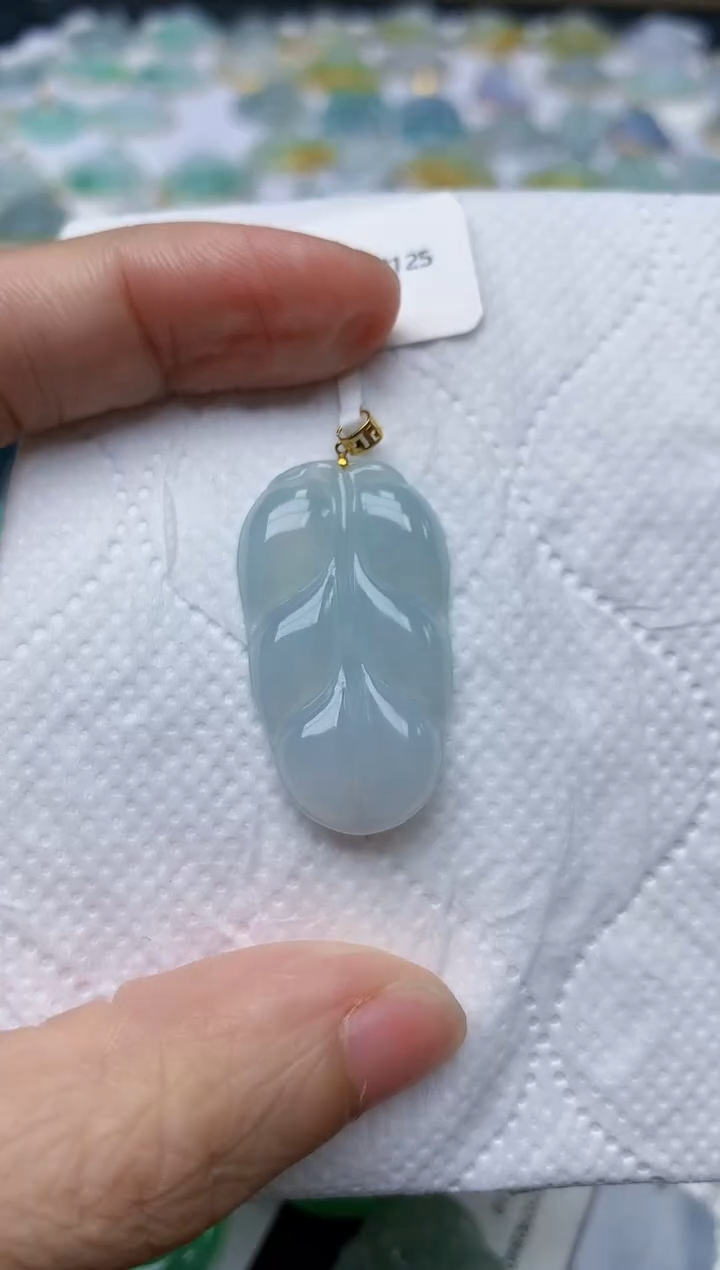 翡翠18K金镶嵌颈饰天然缅甸A货翡翠