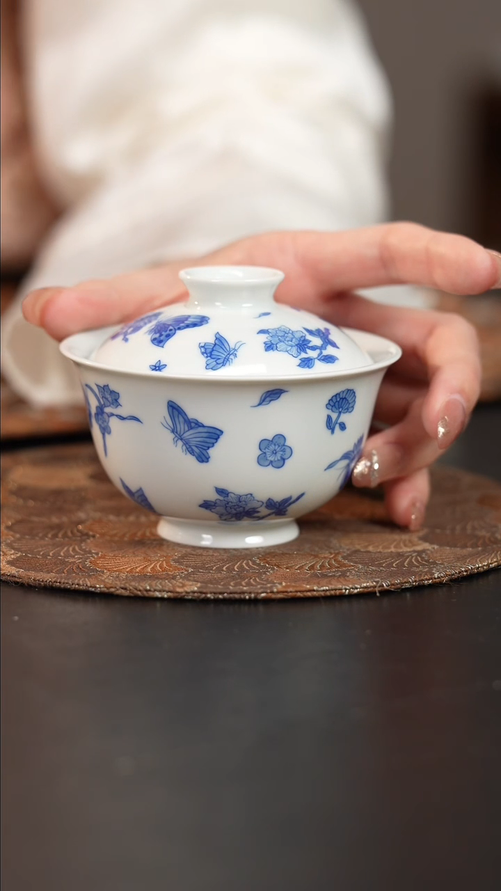 【闪购商品】杯看山柴窑青花蝴蝶