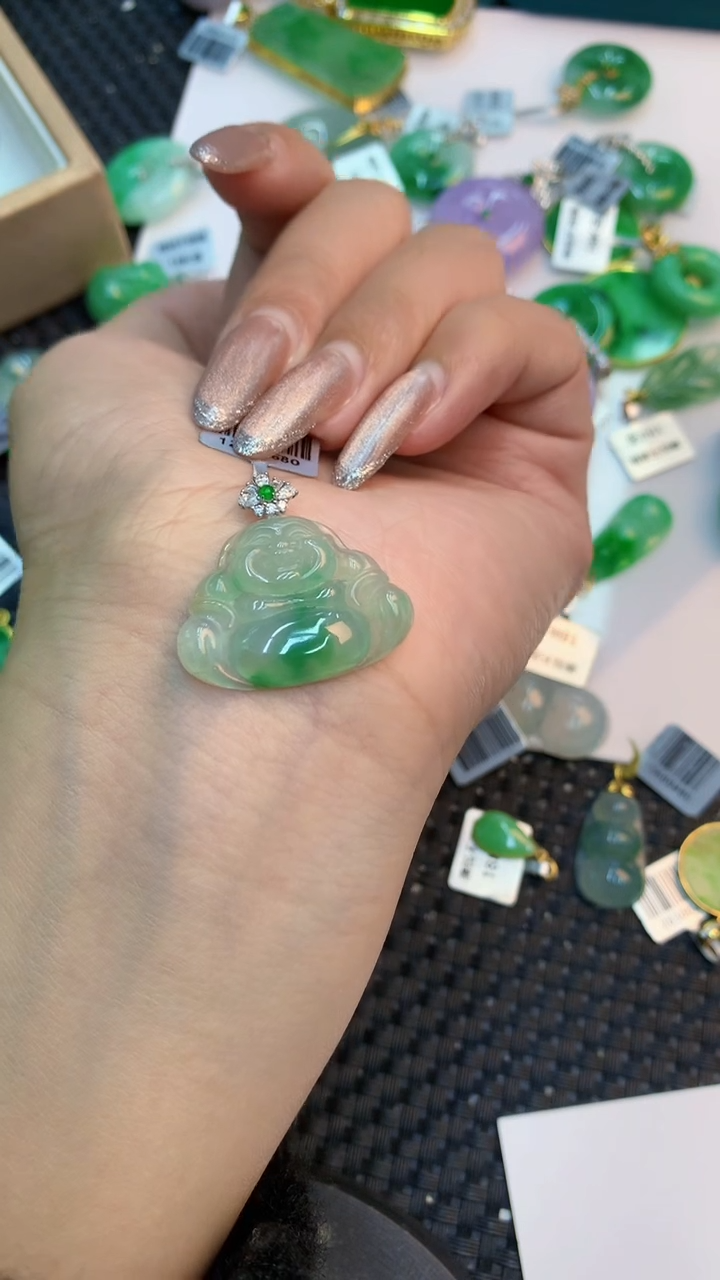 颈饰18K金镶嵌翡翠1