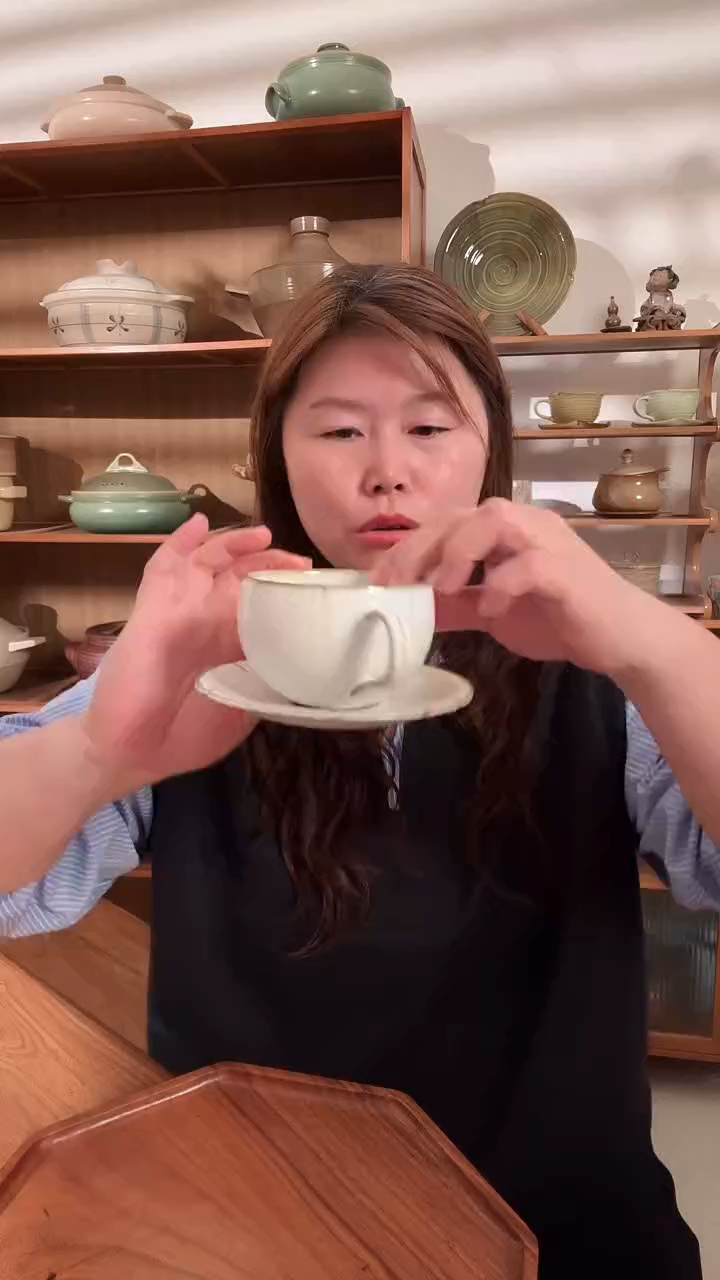 瓷素雪蛋形咖啡杯