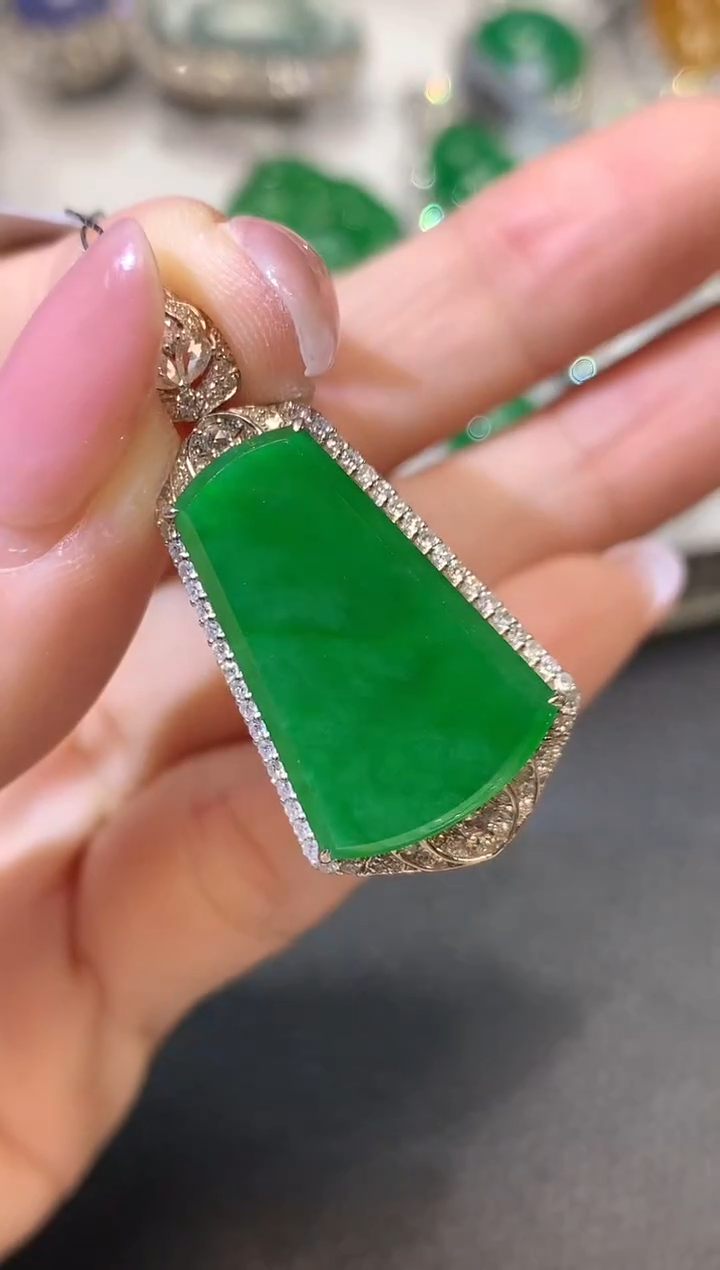 【闪购商品】翡翠吊坠(不含链)18K金镶嵌D38