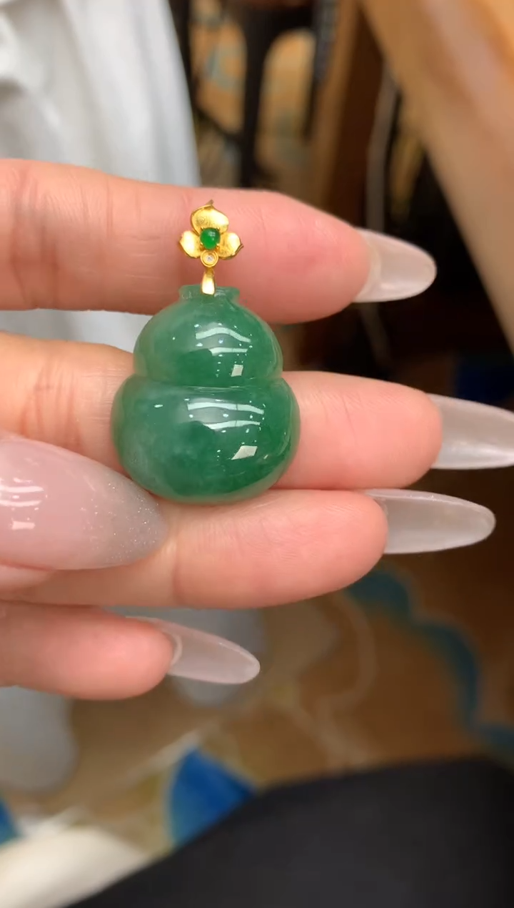 【闪购商品】翡翠颈饰18K金镶嵌葫芦