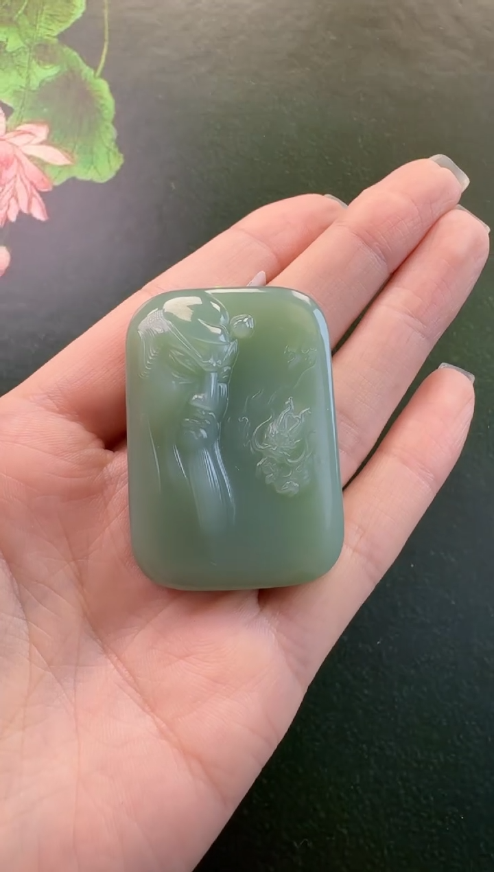 颈饰未镶嵌和田玉吊坠