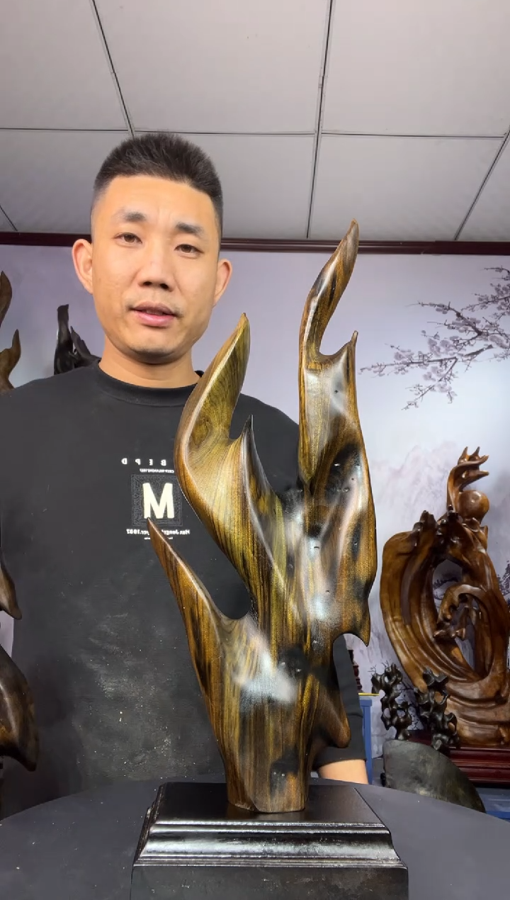 金丝楠木雕款尹*扬金丝楠木工艺品摆件