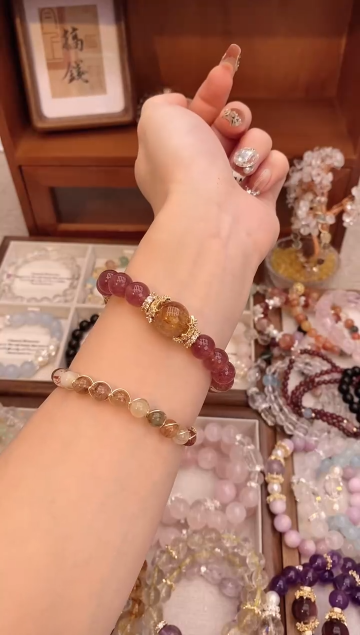 【闪购商品】水晶手链合金草莓晶黄胶花设计款串串