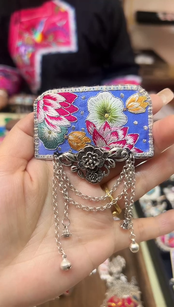 【闪购商品】织绣民族非遗老绣饰品279