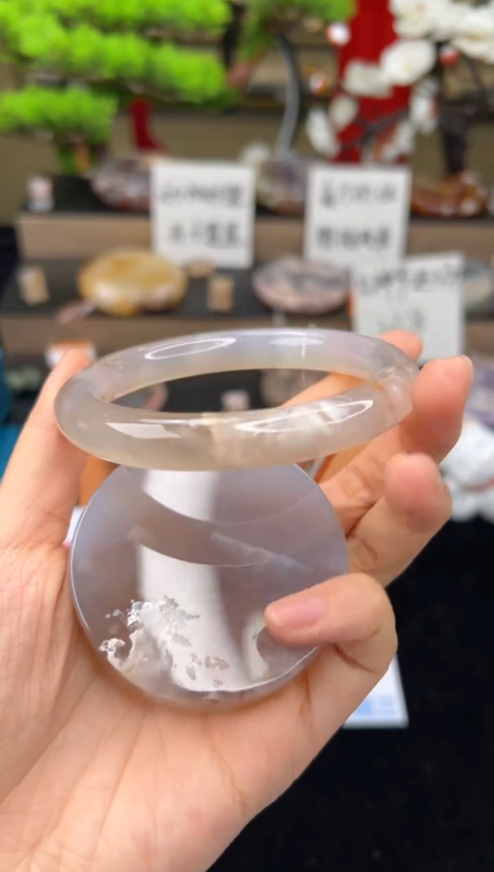 【闪购商品】石英质玉手镯未镶嵌59圈口（赠送镯心)21339