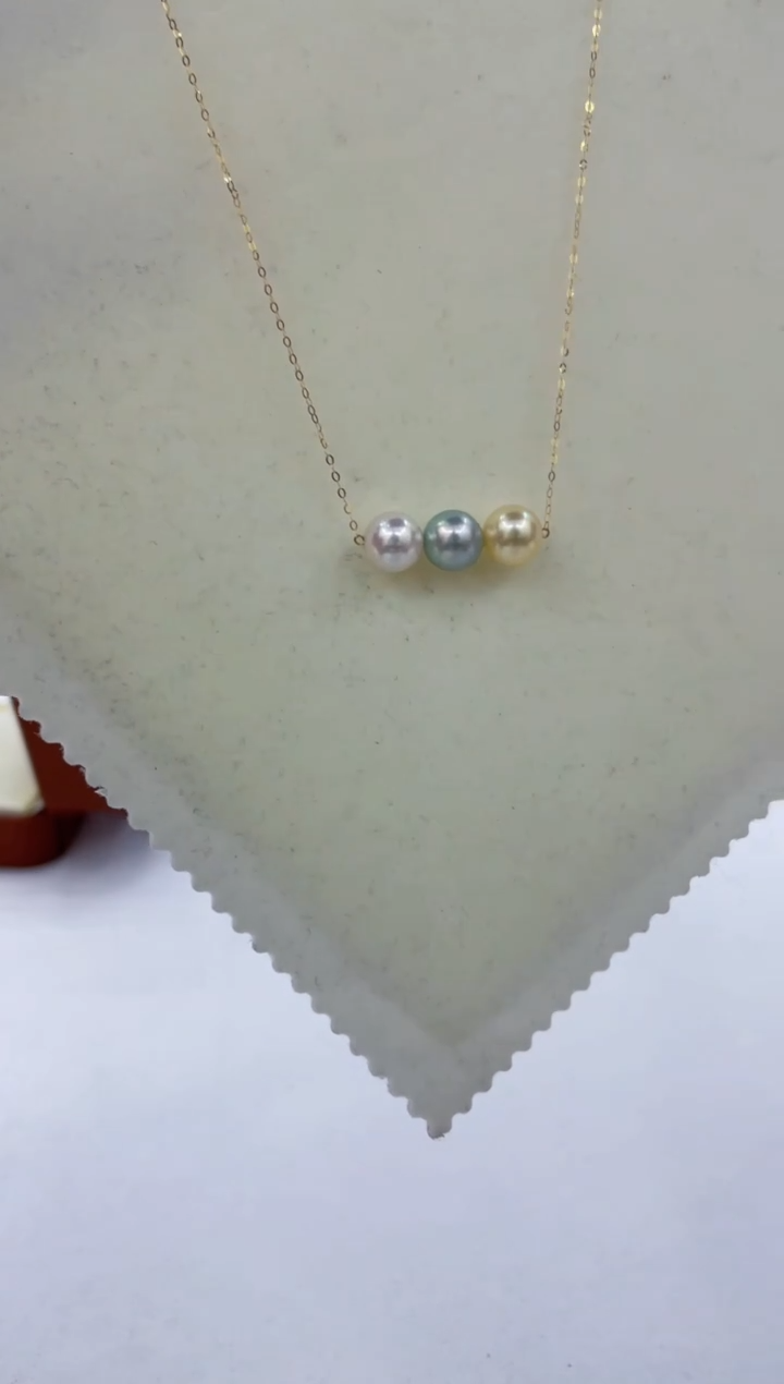 颈饰18K金镶嵌海水珍珠  