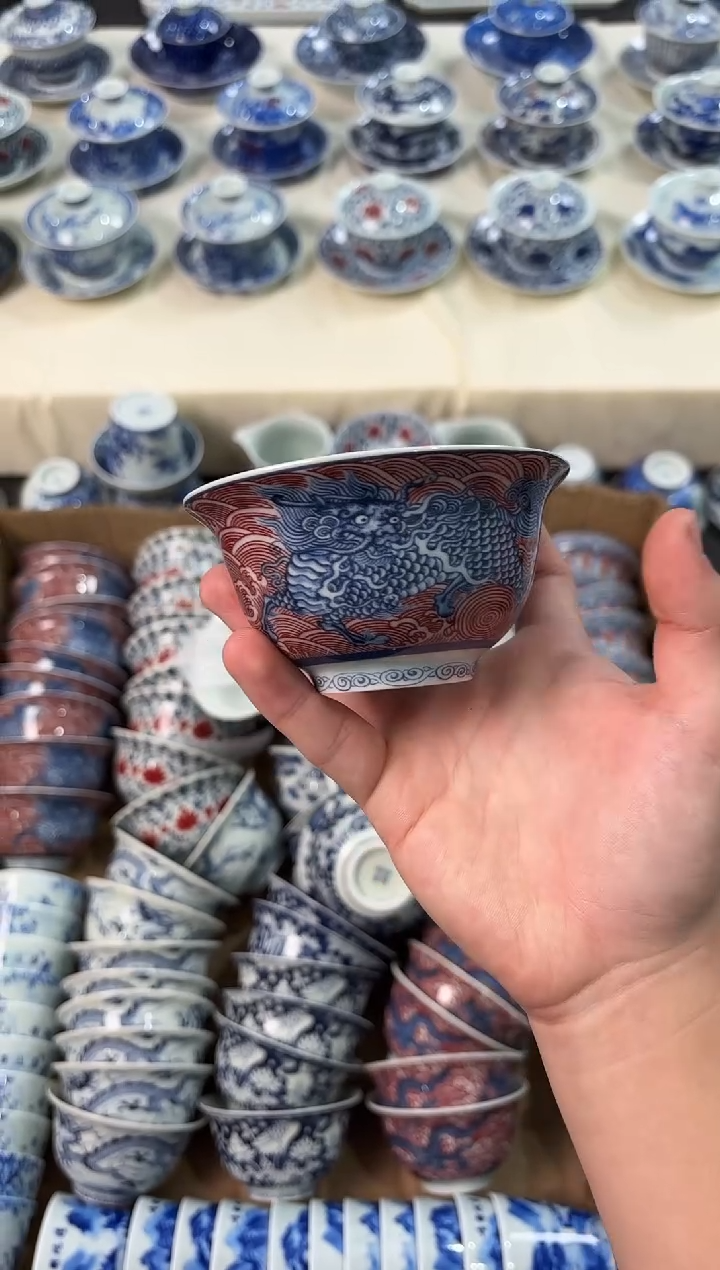 杯子瓷景德镇陶瓷茶具青花釉里红麒麟压手杯