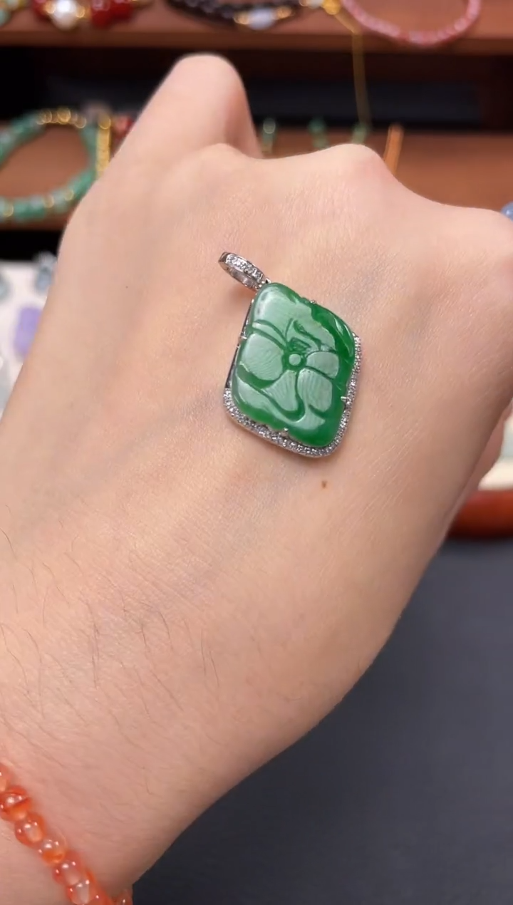 【闪购商品】翡翠吊坠(不含链)18K金镶嵌一个  JK151