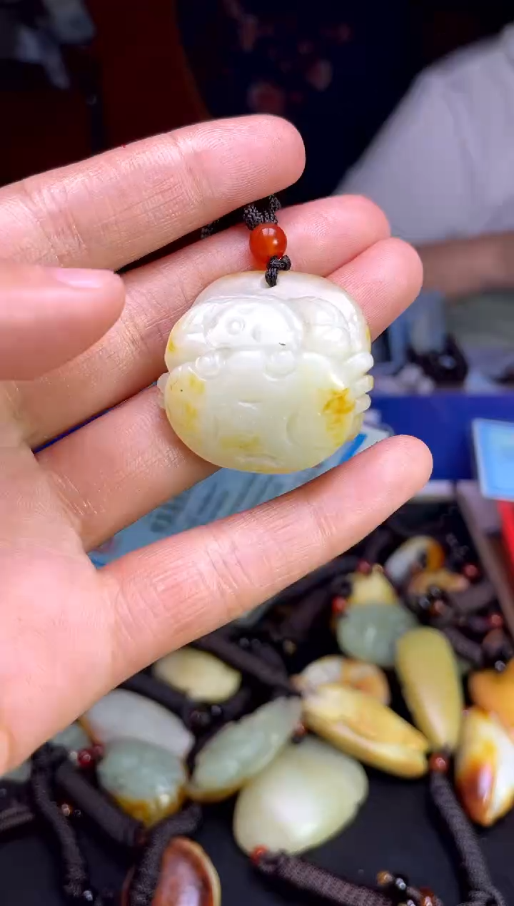 和田玉未镶嵌颈饰1