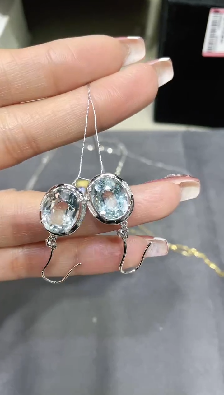 【闪购商品】海蓝宝石耳饰18K金镶嵌·