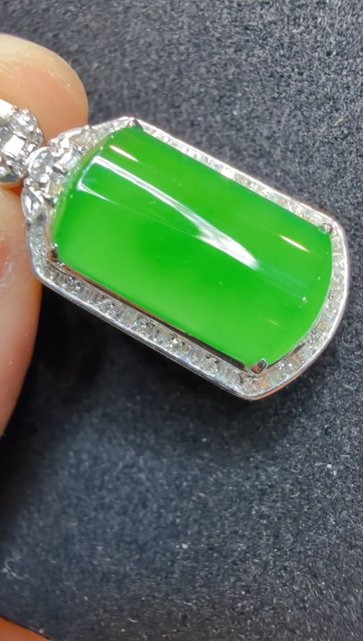 吊坠(不含链)18K金镶嵌翡翠多样性团购发一件