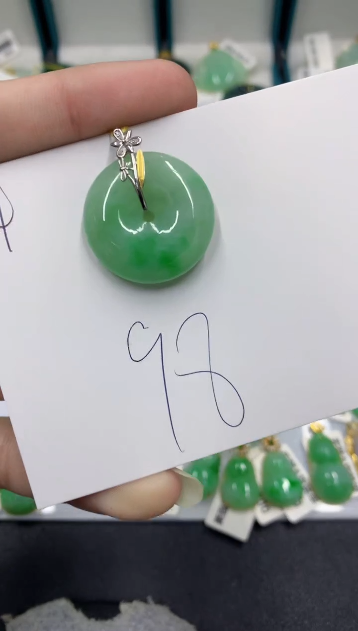 【闪购商品】翡翠颈饰18K金镶嵌翡翠