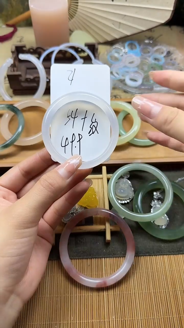 石英质玉手镯未镶嵌21