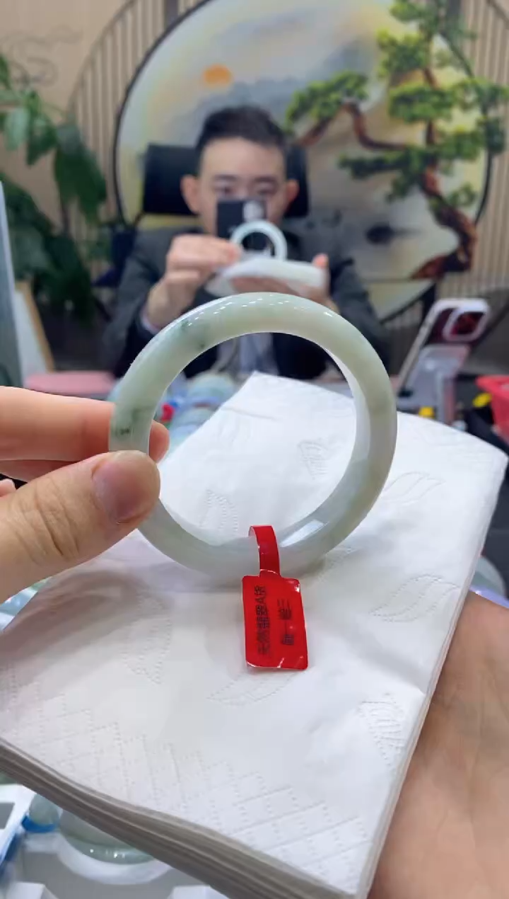 【闪购商品】翡翠手镯未镶嵌0000015942