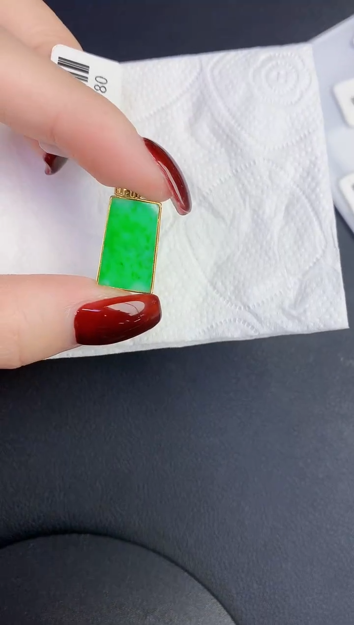 颈饰18K金镶嵌翡翠缅甸天然翡翠a货