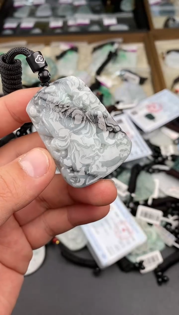 【闪购商品】翡翠颈饰未镶嵌  天然翡翠，一物一图