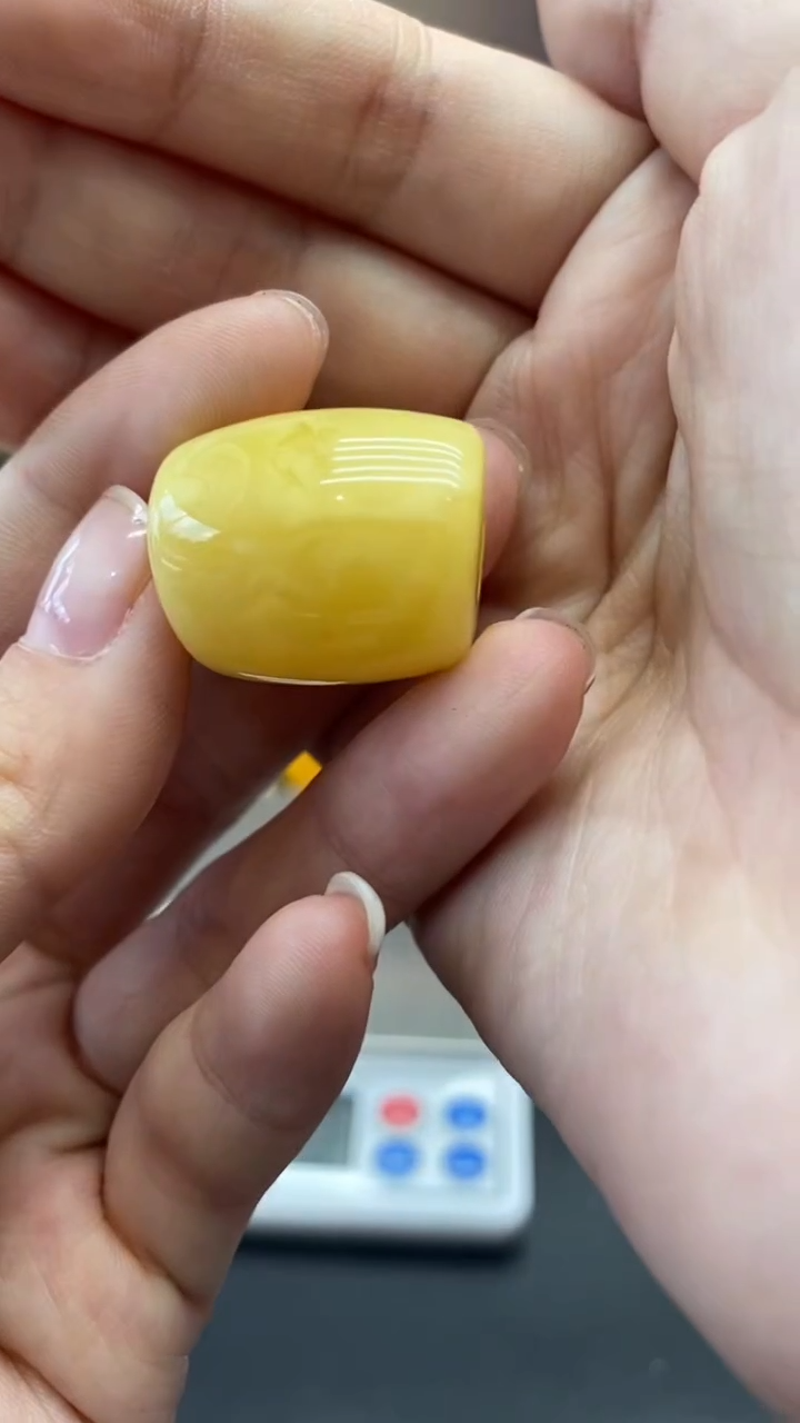 琥珀未镶嵌珠宝奇石2460