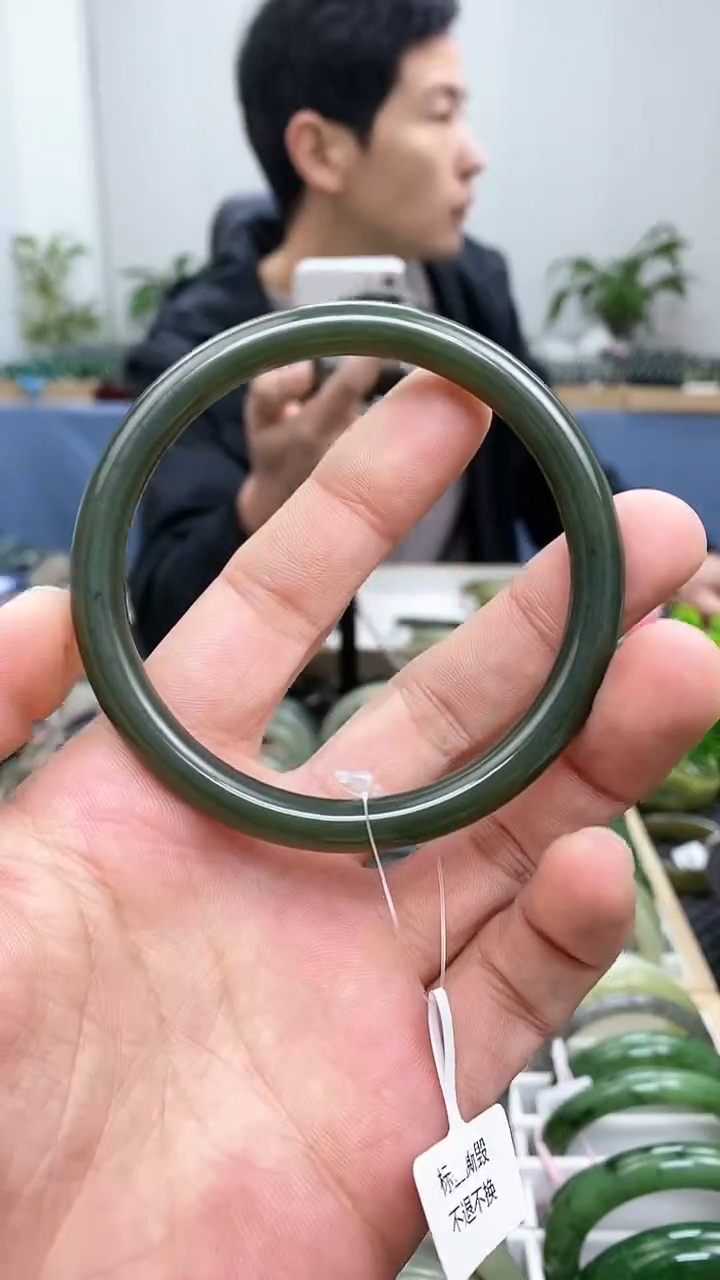 【闪购商品】和田玉手镯未镶嵌62