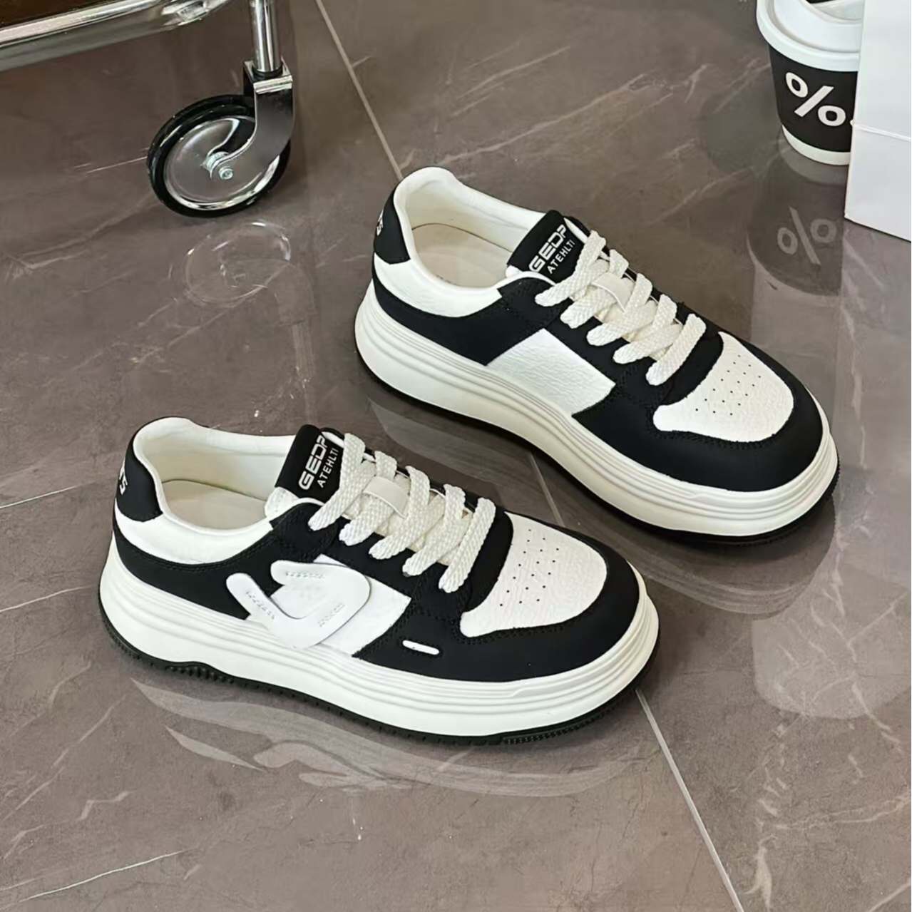 2025年春季新款时尚百搭舒适休闲板鞋平底小白鞋韩版运动鞋3016