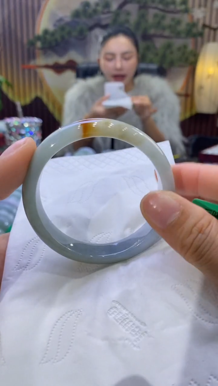 【闪购商品】翡翠手镯未镶嵌多人004452