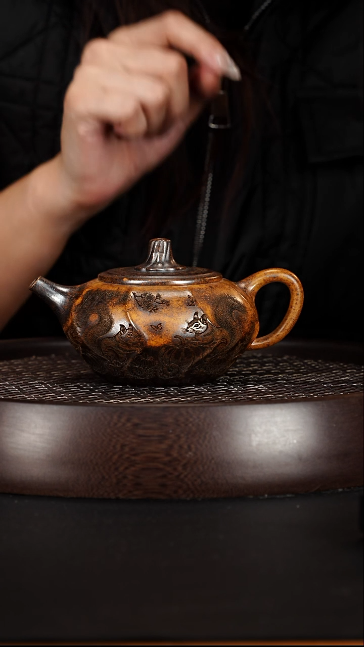 茶壶紫砂宜兴紫砂壶龙骨金砂柴烧筋纹半月260cc