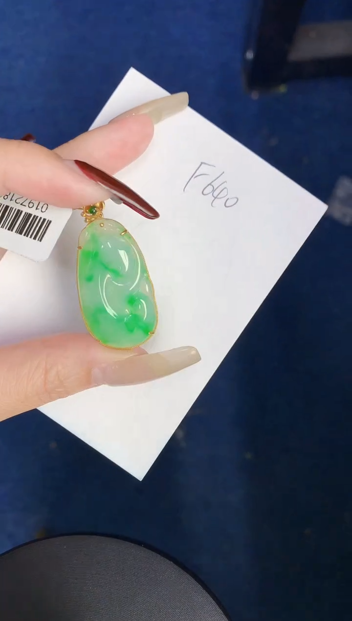 【闪购商品】翡翠颈饰18K金镶嵌0000000000