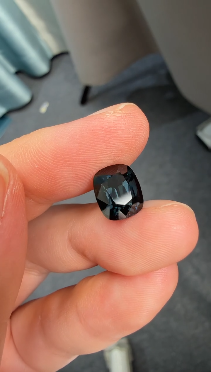 裸石未镶嵌尖晶石黑武士3.5ct-A187-1p