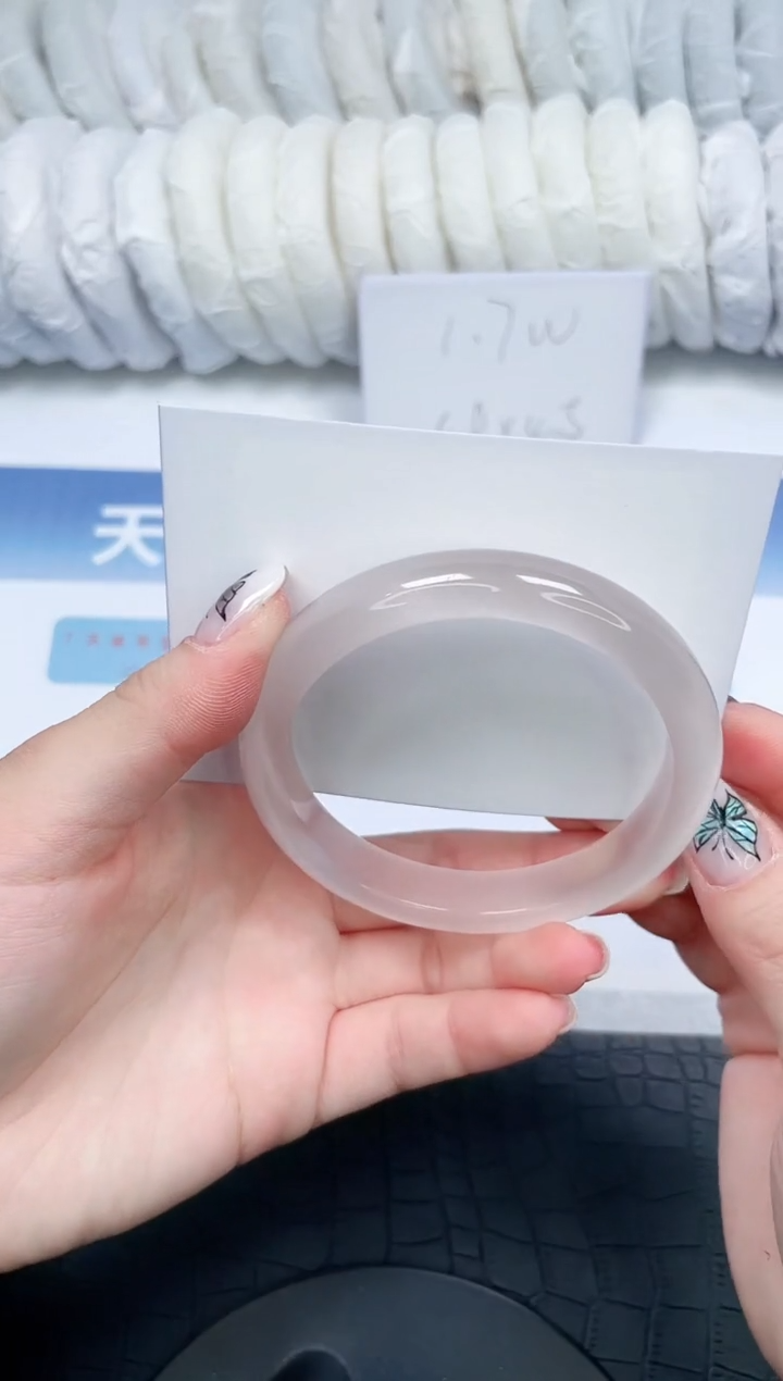 【闪购商品】石英质玉手镯未镶嵌168-60.7