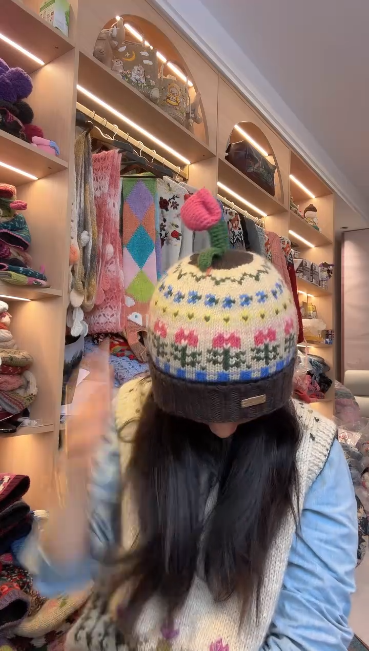 羊毛美利奴米黄郁金香帽