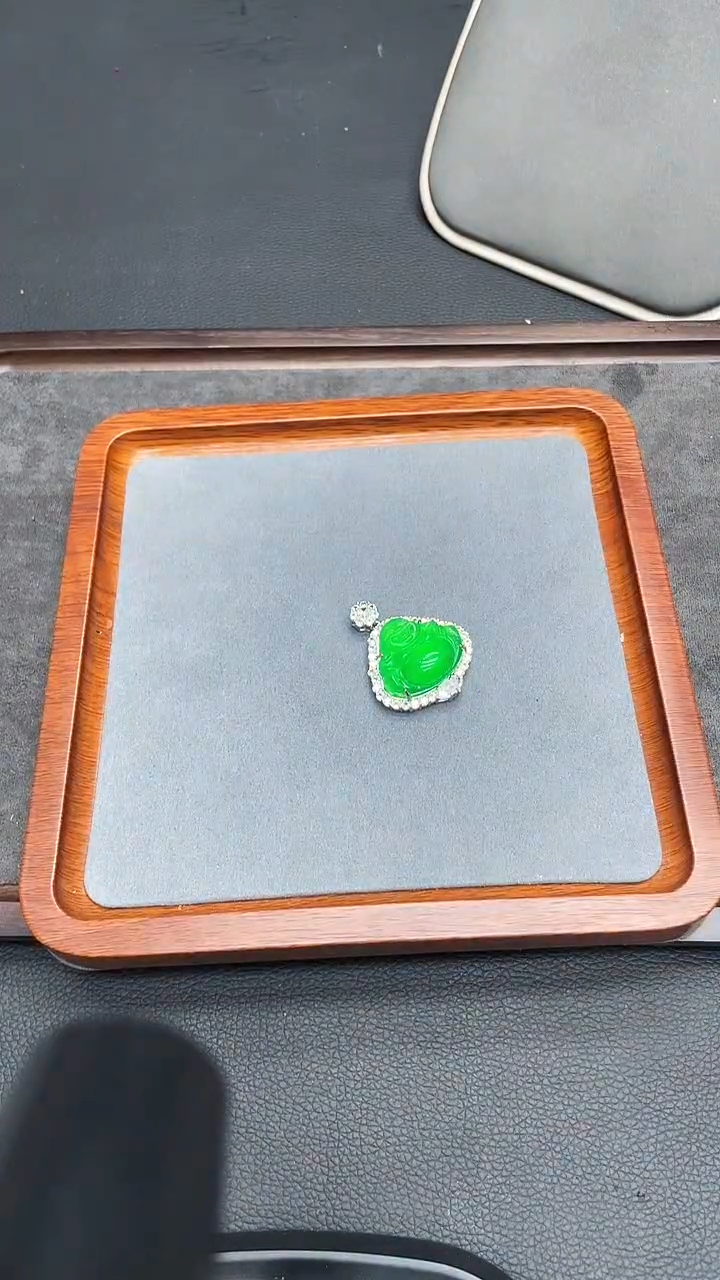 翡翠银S925镀金镶嵌吊坠(赠链)翡翠佛公赠链