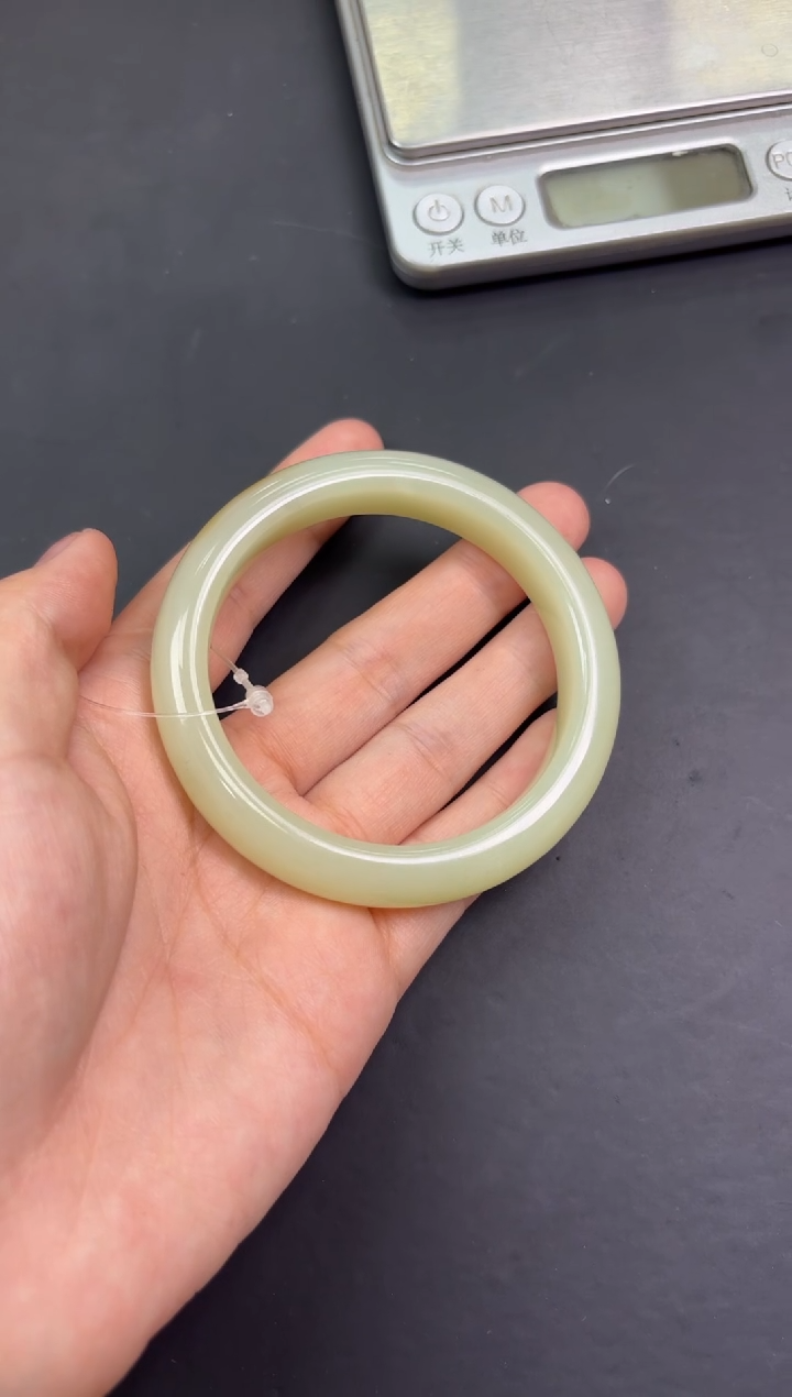 【闪购商品】和田玉手镯未镶嵌若羌微色差58