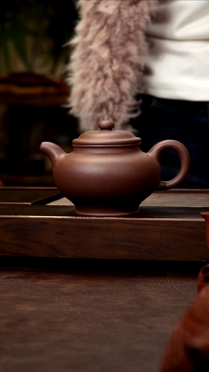 茶壶紫砂紫泥壶王掇只300cc左右