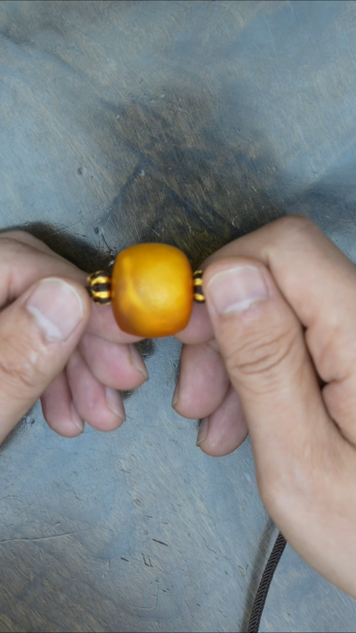 【闪购商品】琥珀裸石未镶嵌老蜡橘皮墩子吊坠