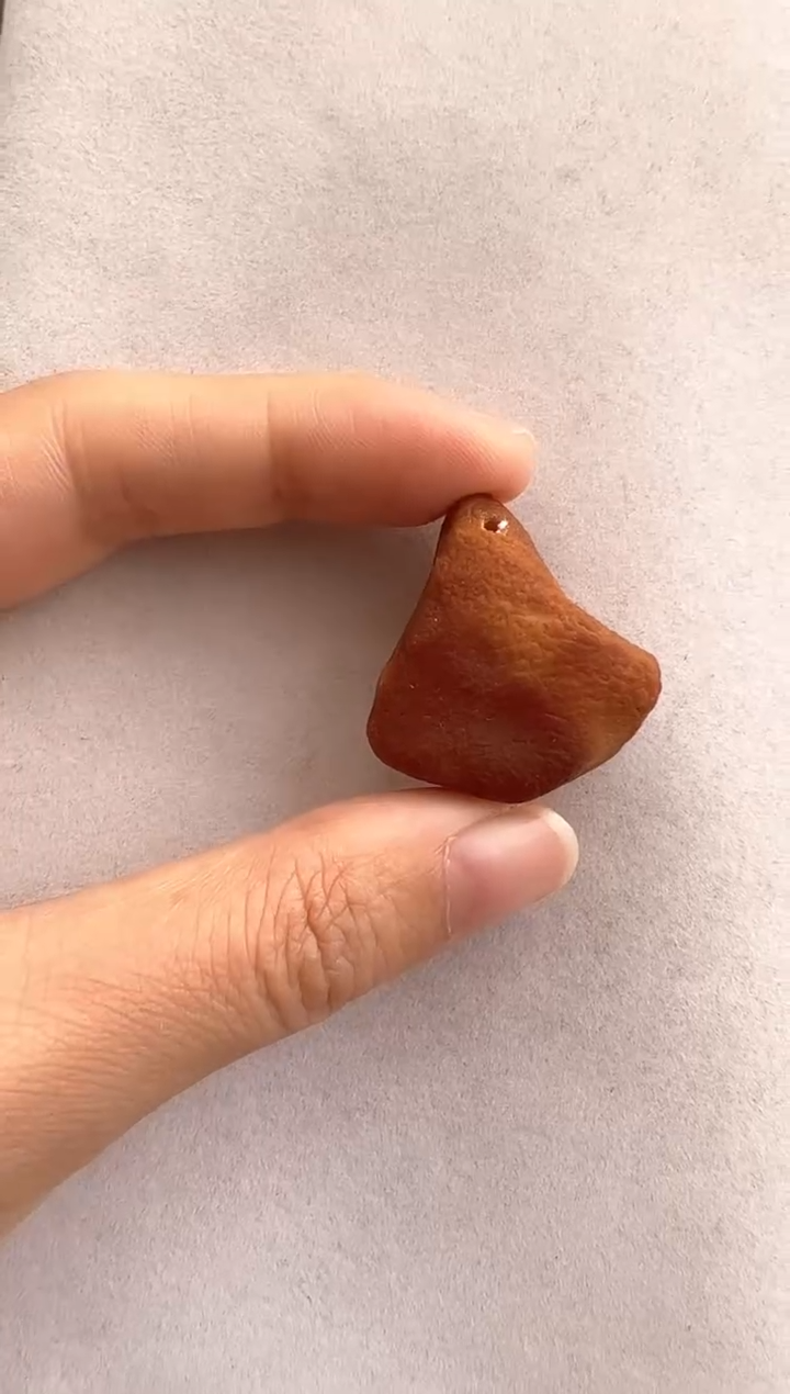 未镶嵌蜜蜡裸石10420002-手机坠