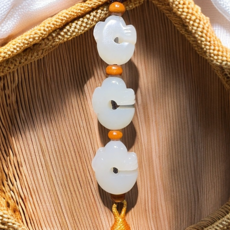 和田玉未镶嵌车挂