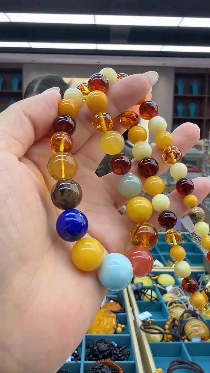 琥珀颈饰未镶嵌120秒拍号 假一罚三 