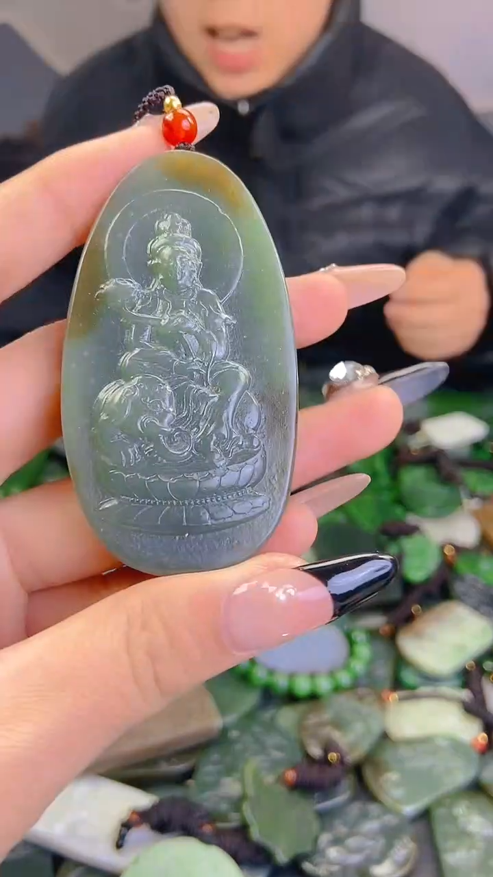 颈饰未镶嵌和田玉1