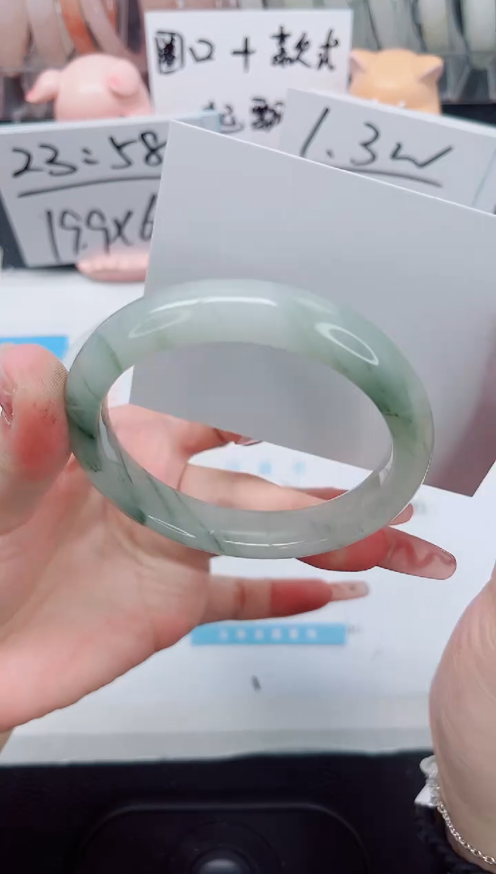 【闪购商品】石英质玉手镯未镶嵌72-60