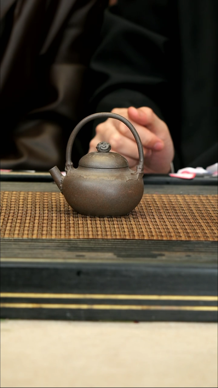 【闪购商品】紫砂茶壶LZY94青段 云石提梁