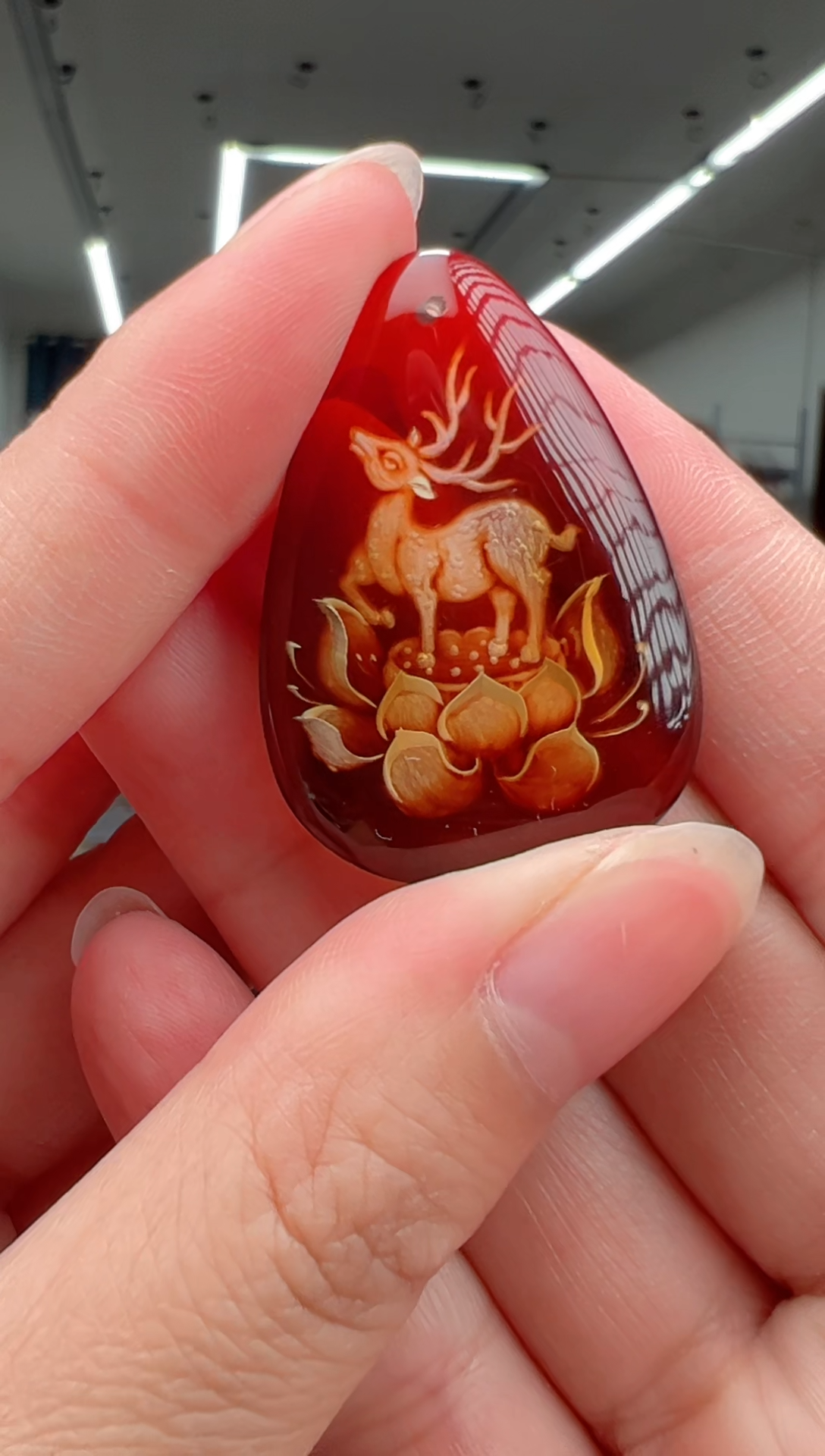 琥珀颈饰未镶嵌小鹿