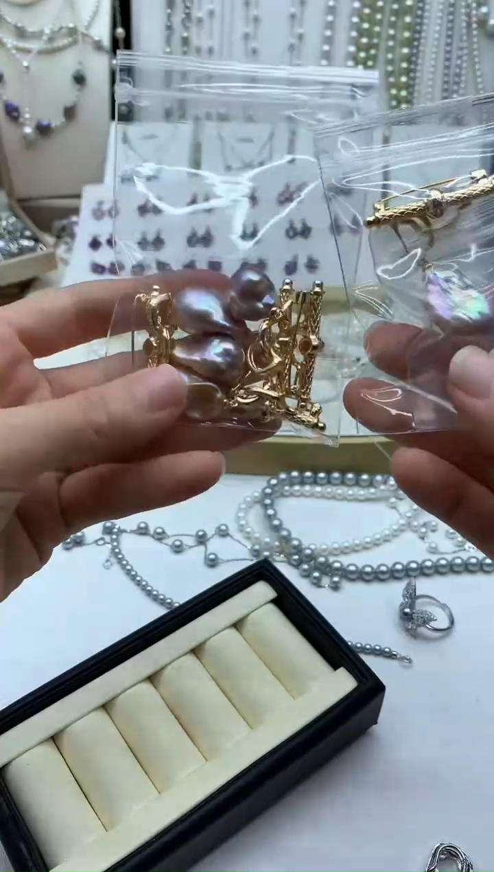 未镶嵌胸饰淡水珍珠多样性发其一