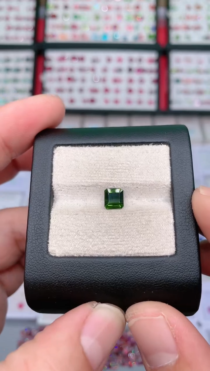 【闪购商品】碧玺裸石未镶嵌天然1ct＋