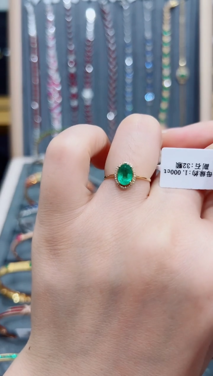 【闪购商品】祖母绿戒指18K金镶嵌.