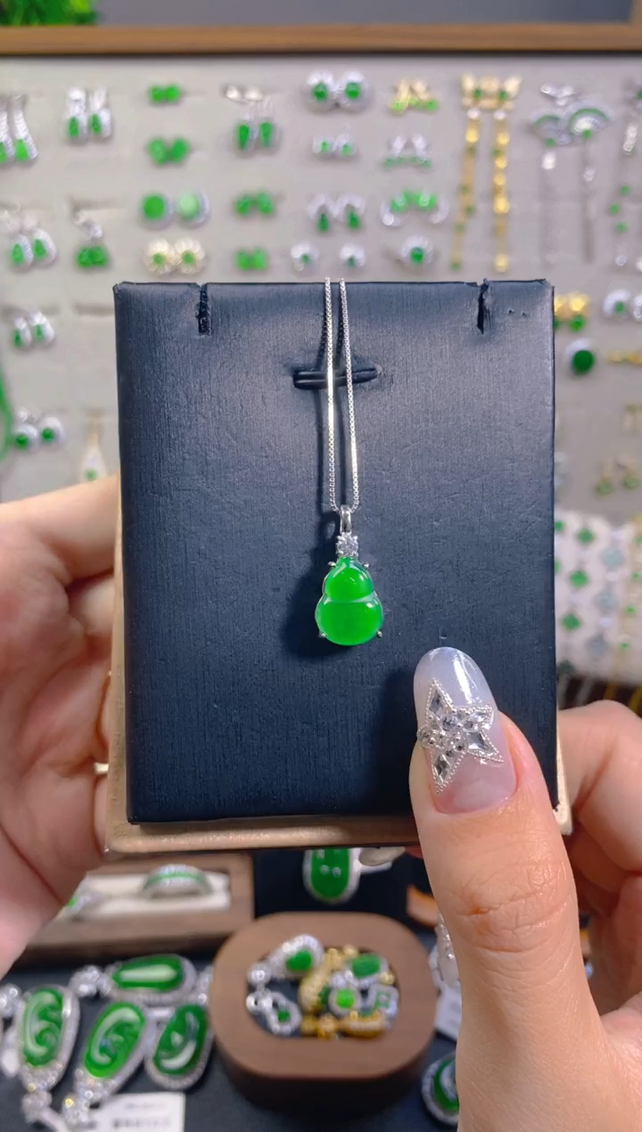 颈饰银S925镶嵌翡翠葫芦吊坠