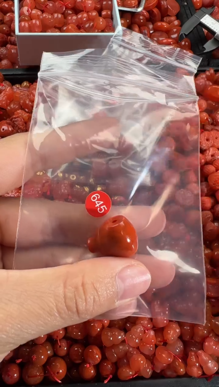 【闪购商品】南红玛瑙颈饰未镶嵌1