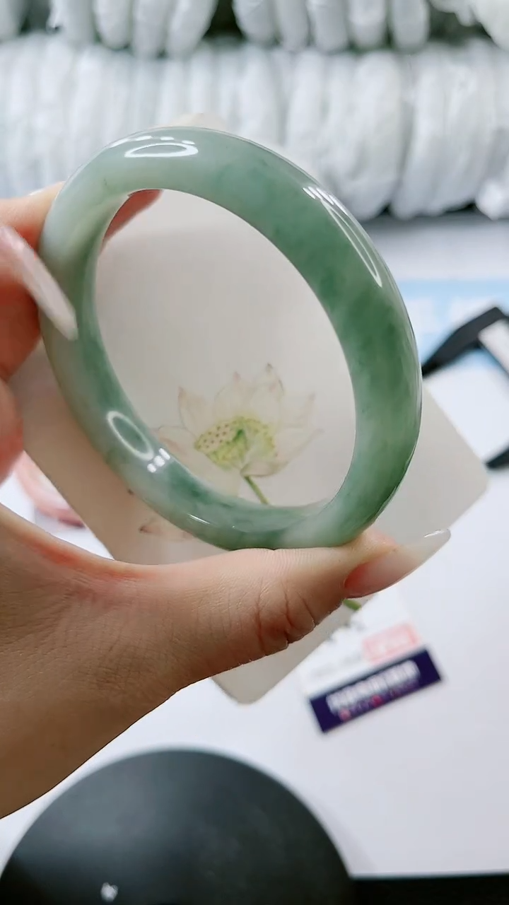 【闪购商品】石英质玉手镯未镶嵌多样性发货V94-64